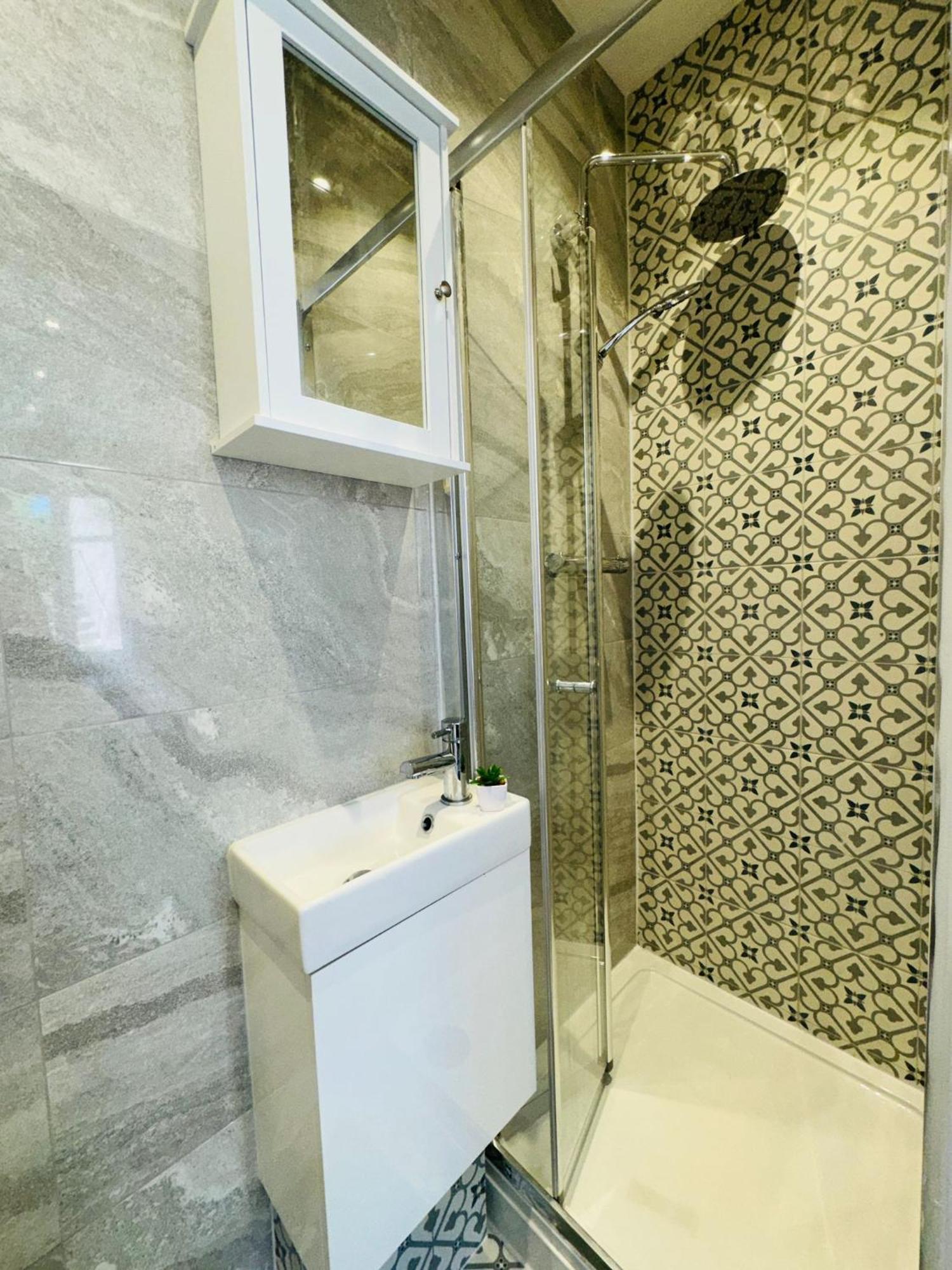 Appartamento Luxury Flats, Ideal For Tourists *