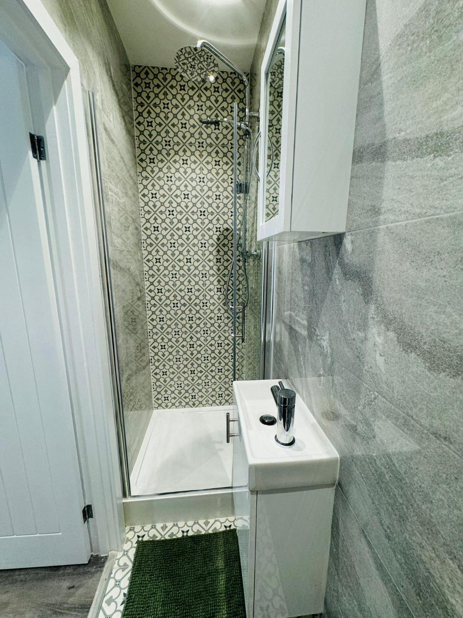 Luxury Flats, Ideal For Tourists * Londra