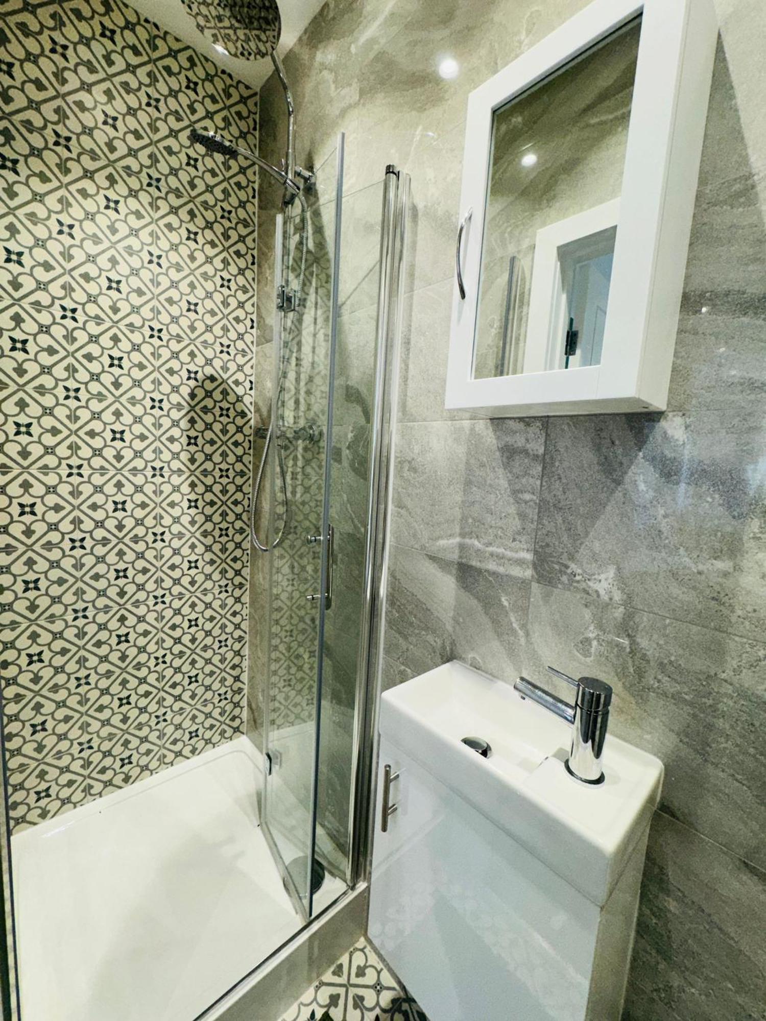 Luxury Flats, Ideal For Tourists * Londra